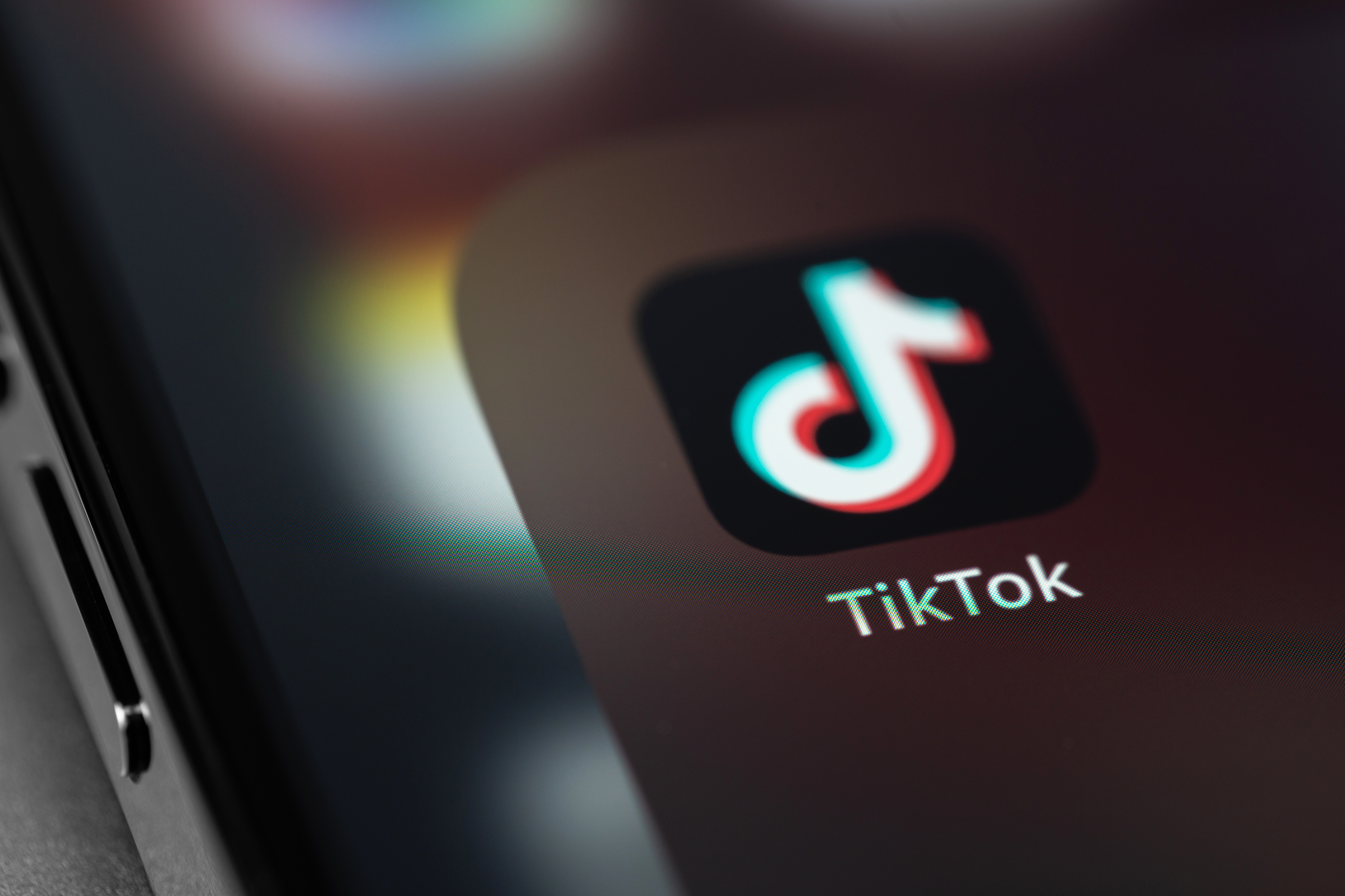 TikTok ハッシュタグ 付け方 トレンド 活用
